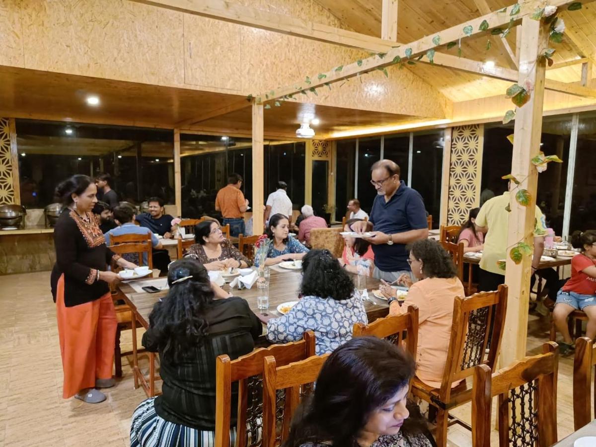 Skywood Resort Shoghi Shogi Esterno foto
