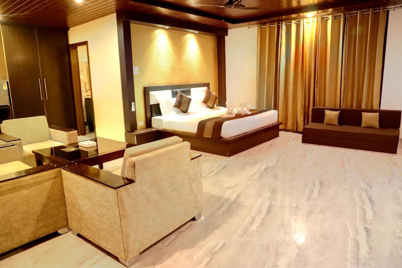 Skywood Resort Shoghi Shogi Esterno foto