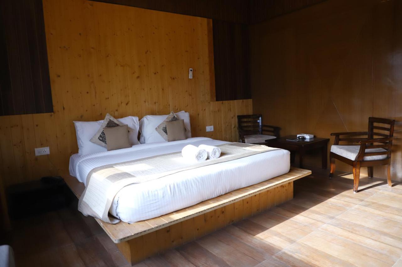 Skywood Resort Shoghi Shogi Esterno foto