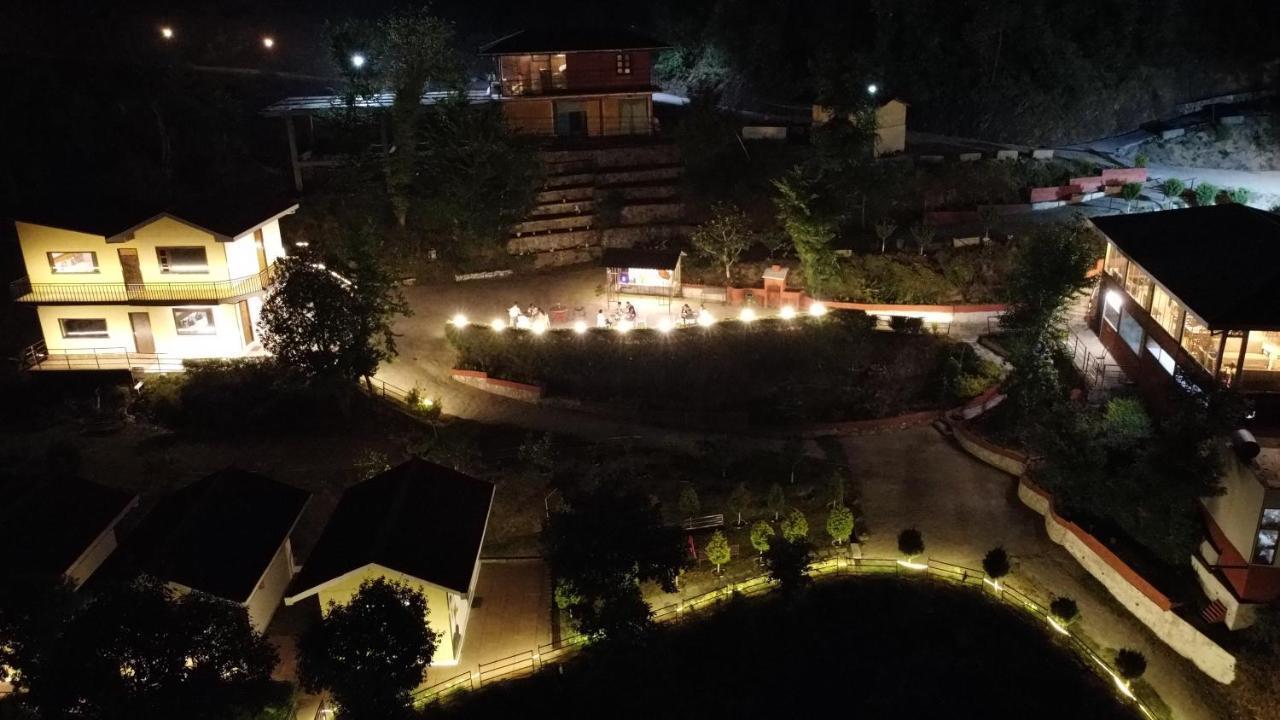Skywood Resort Shoghi Shogi Esterno foto
