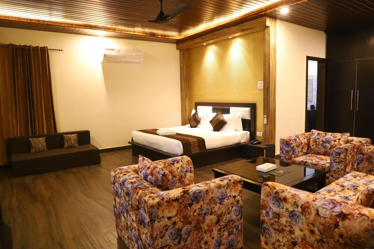 Skywood Resort Shoghi Shogi Esterno foto