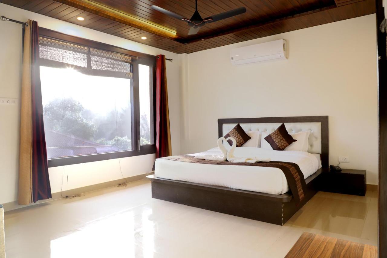 Skywood Resort Shoghi Shogi Esterno foto