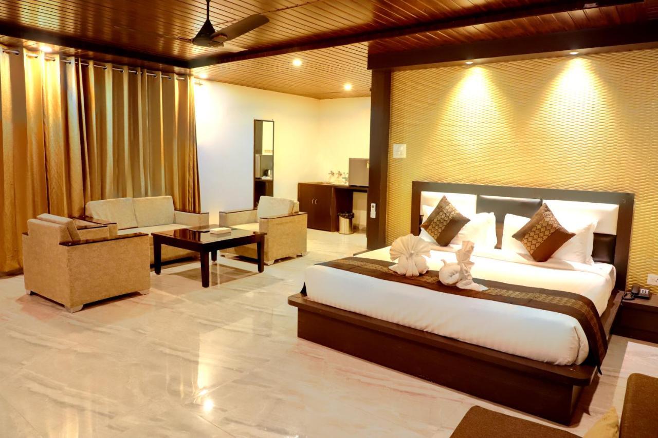 Skywood Resort Shoghi Shogi Esterno foto