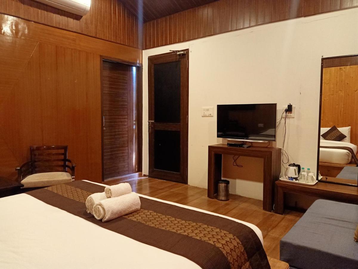 Skywood Resort Shoghi Shogi Esterno foto
